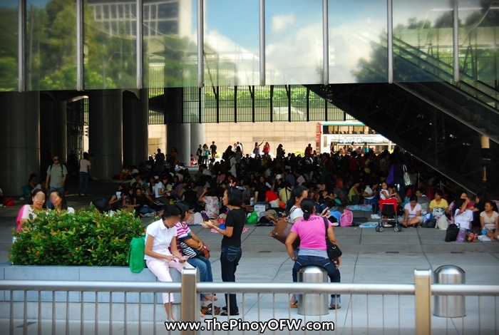 Filipino OFWs in Hong Kong during Sundays