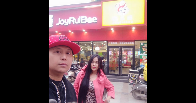 WATCH Pinoy Couple Spots Copycat Jollibee in China 3