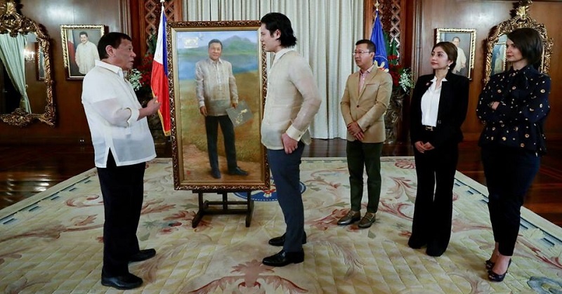 Filipino-Chinese Artist Paints President Duterte's Portrait 1