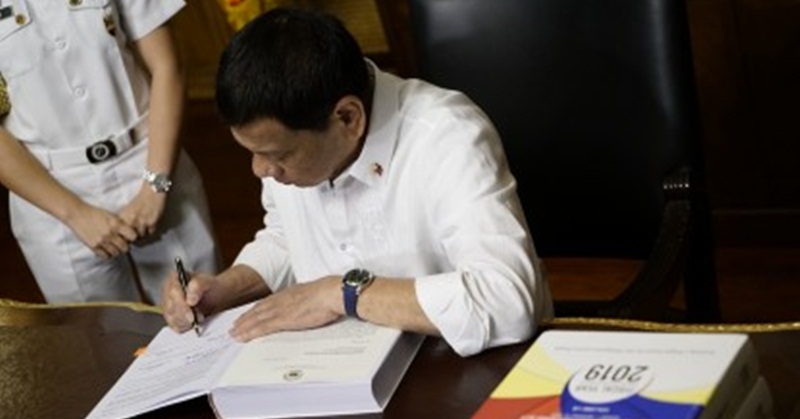 Duterte Signs 4-Year Technical Education, Skills Dev’t Plan