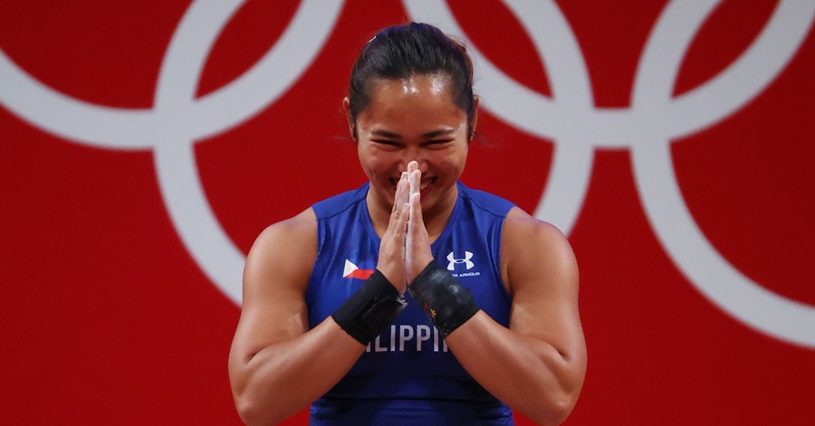 Hidilyn Diaz Bags PH First-Ever Olympic Gold